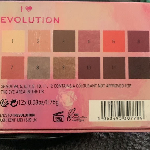 I Love Revolution Angel Heart Eye Shadow Pallet - Picture 5 of 6